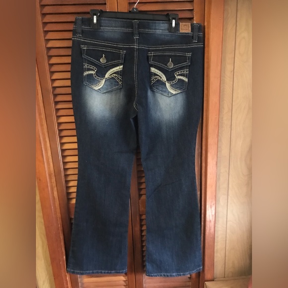 L.E.I. Jeans.  Hipster Flare jeans.  Size 13 - Picture 2 of 3
